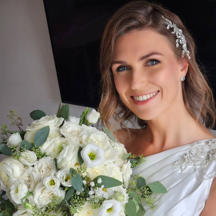 Beautiful bridal makeup and styling